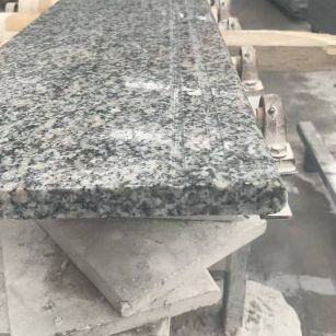 聊城芝麻白楼梯踏步 芙蓉白