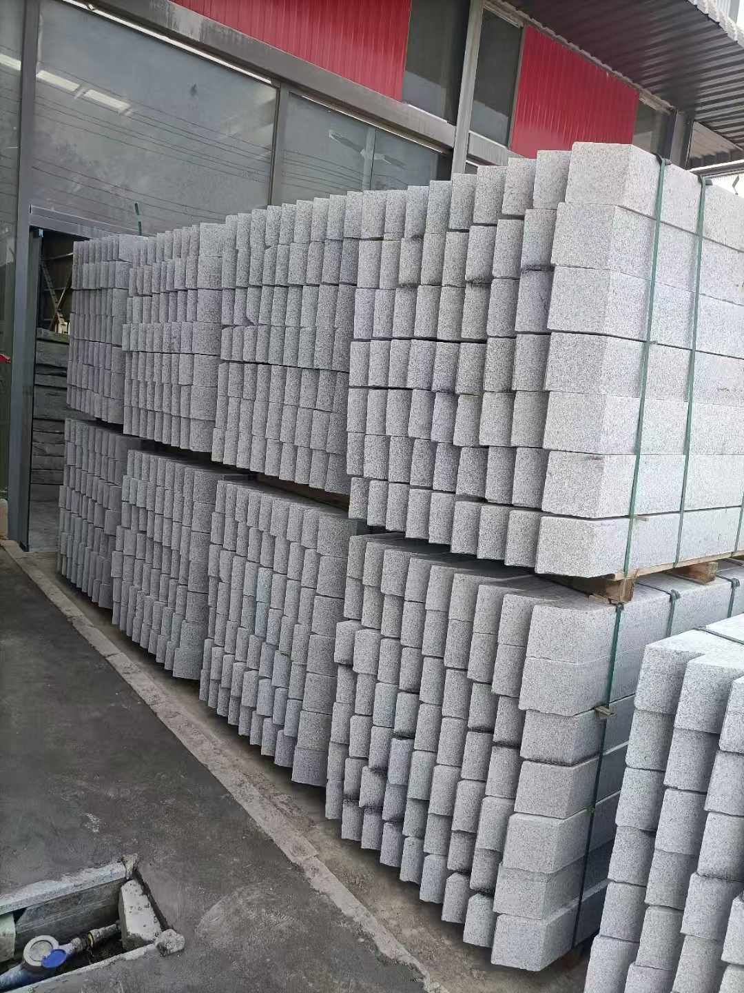 聊城芝麻白树围石 树池