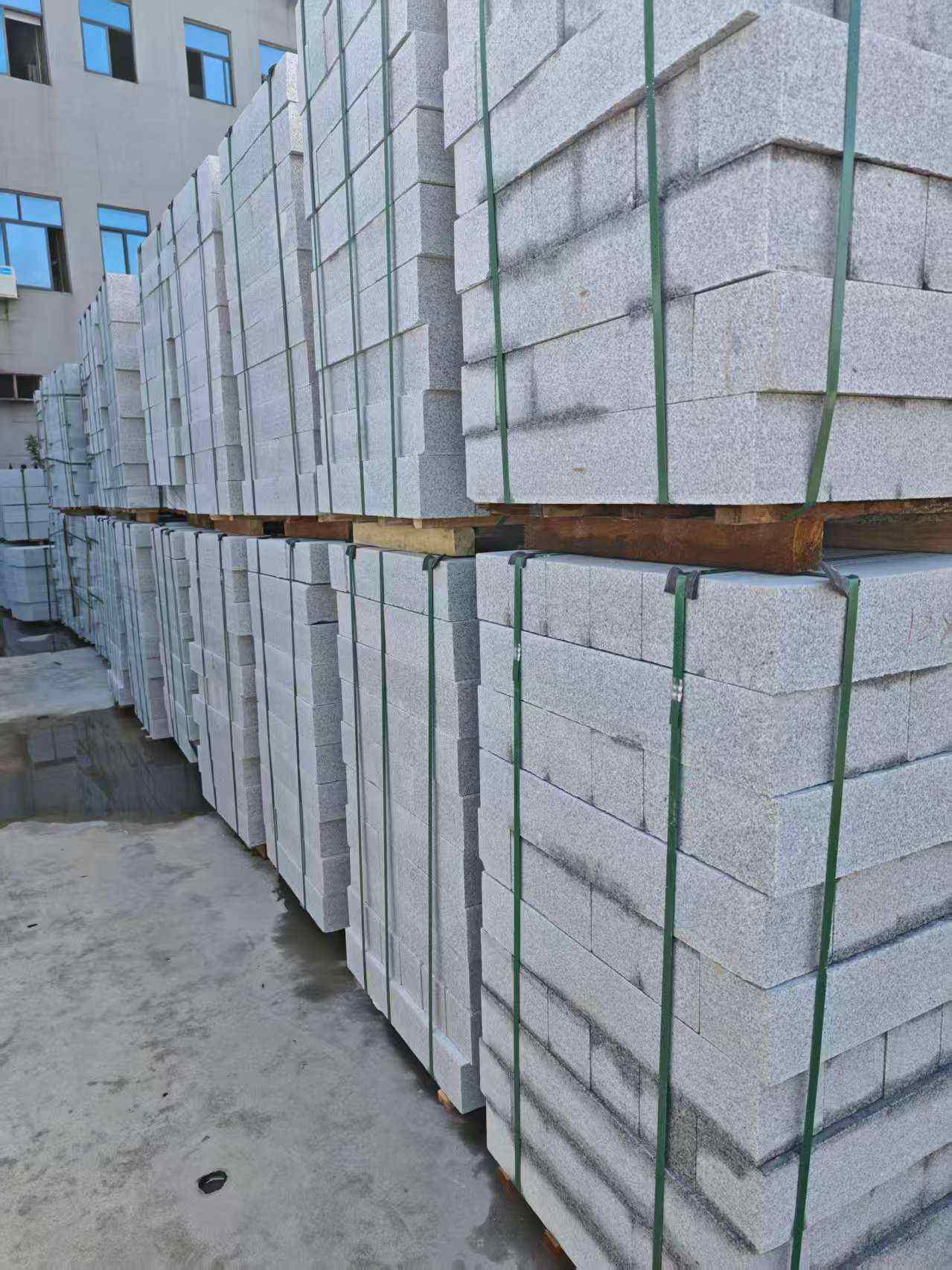 聊城芝麻白路牙石，路侧石